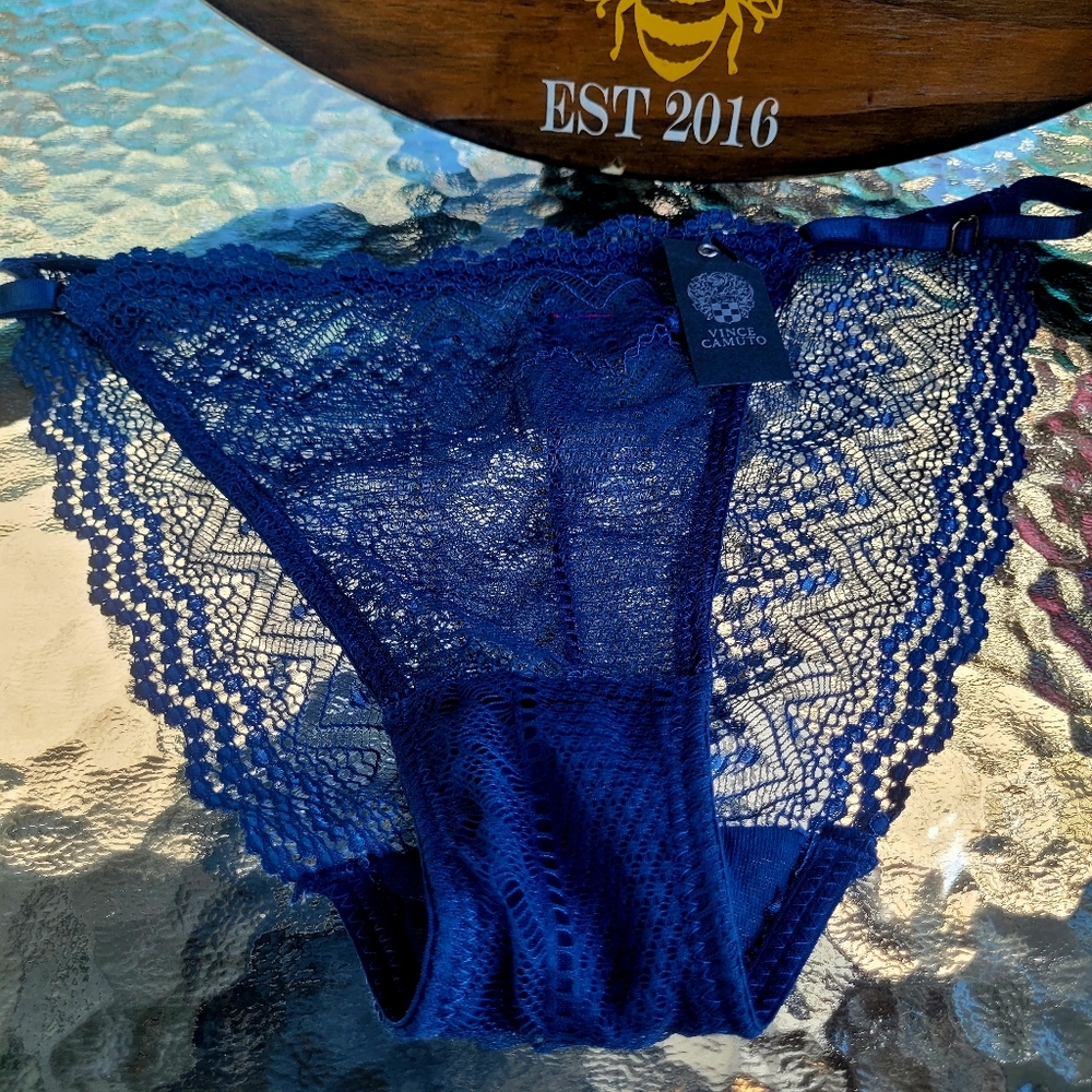 Vince Camuto Lace Women's Intimates Set - Picture 11 of 13